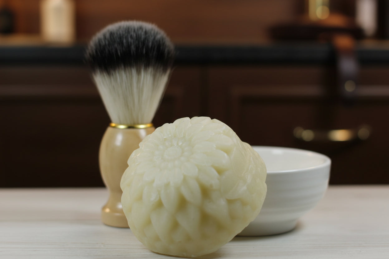 Rasierset ( Rasierseife, Pinsel und Schale)